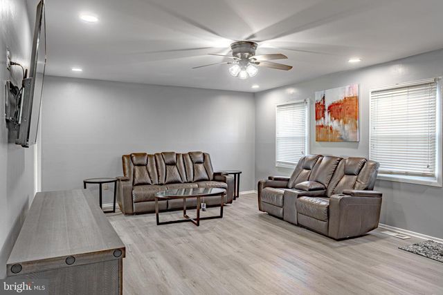 84 MIDDLEBURY LN, Willingboro, NJ 08046