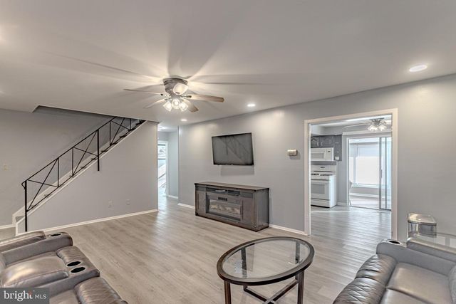 84 MIDDLEBURY LN, Willingboro, NJ 08046