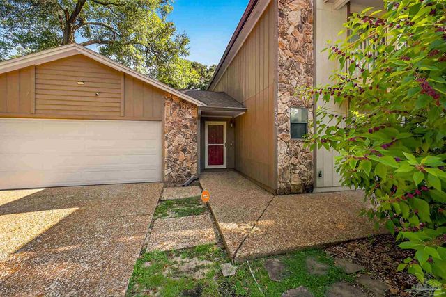 1208 Tamara Dr, Pensacola, FL 32504