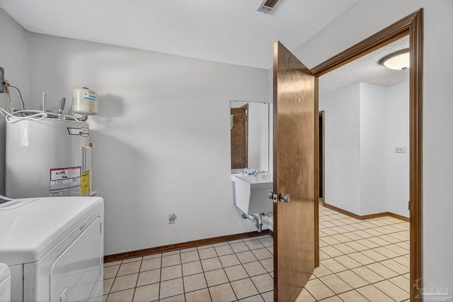 1208 Tamara Dr, Pensacola, FL 32504