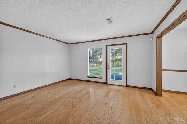 1208 Tamara Dr, Pensacola, FL 32504
