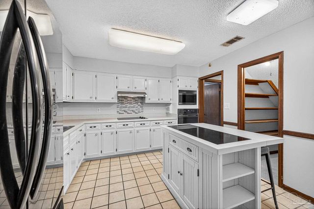 1208 Tamara Dr, Pensacola, FL 32504