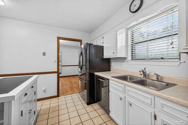 1208 Tamara Dr, Pensacola, FL 32504