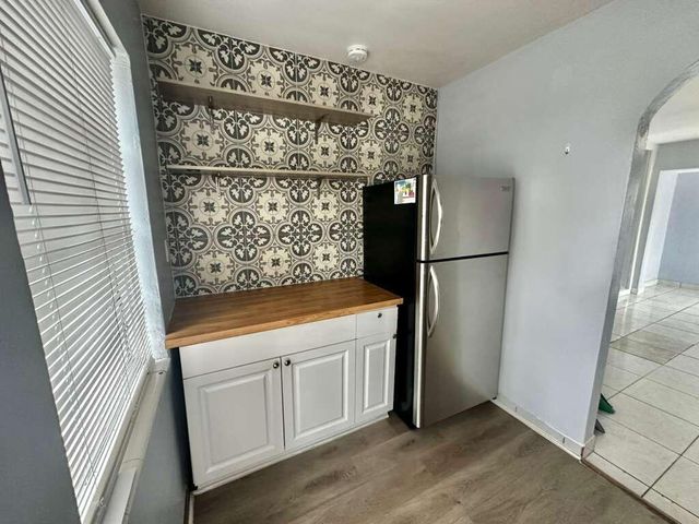 23 SE 12th Street 22, Dania Beach, FL 33004