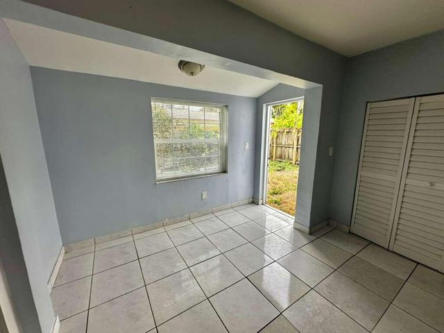 23 SE 12th Street 22, Dania Beach, FL 33004