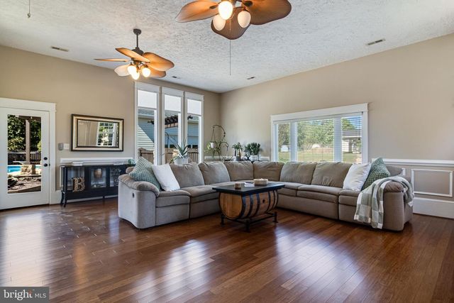 38425 ROOSTER LN, Mechanicsville, MD 20659