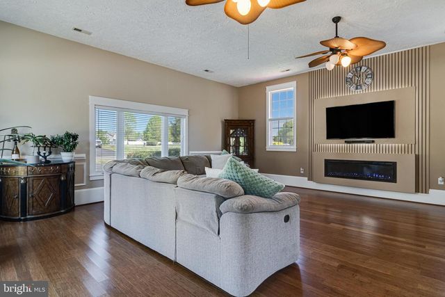 38425 ROOSTER LN, Mechanicsville, MD 20659