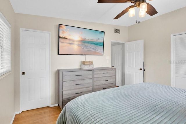 2512 LAKE WADE COURT, Orlando, FL 32806