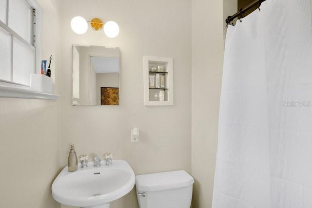 2512 LAKE WADE COURT, Orlando, FL 32806