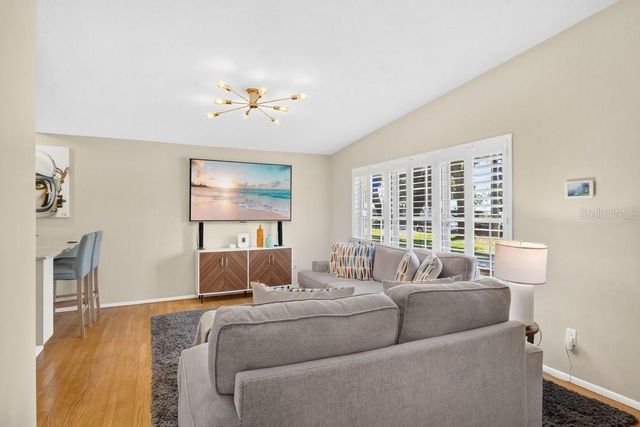 2512 LAKE WADE COURT, Orlando, FL 32806