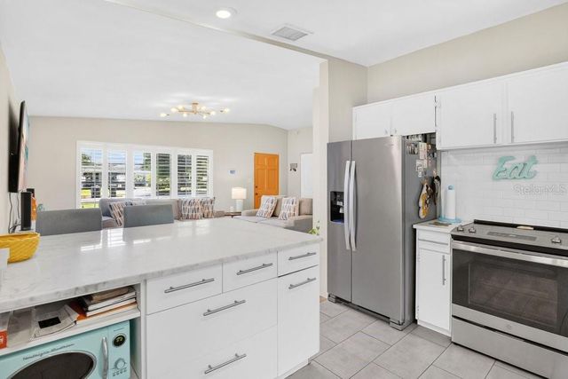 2512 LAKE WADE COURT, Orlando, FL 32806