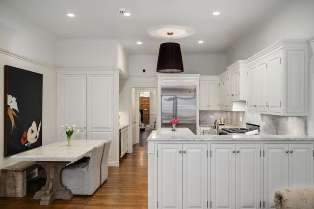 75 E ELM Street, Chicago, IL 60611