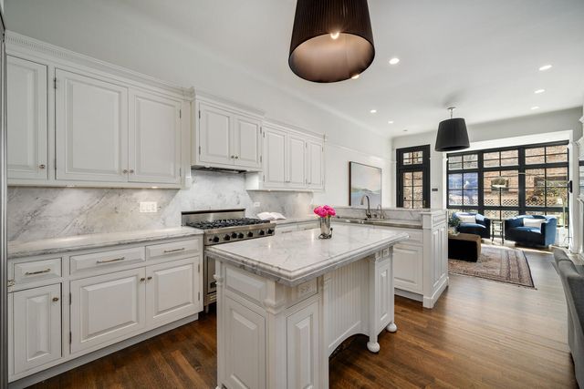75 E ELM Street, Chicago, IL 60611