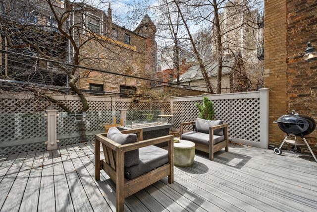 75 E ELM Street, Chicago, IL 60611