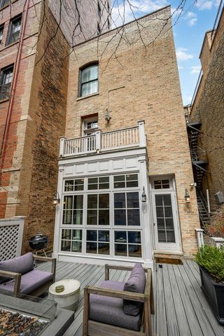 75 E ELM Street, Chicago, IL 60611