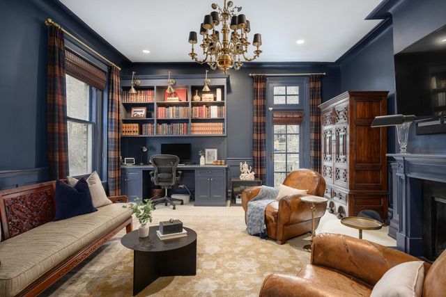 75 E ELM Street, Chicago, IL 60611