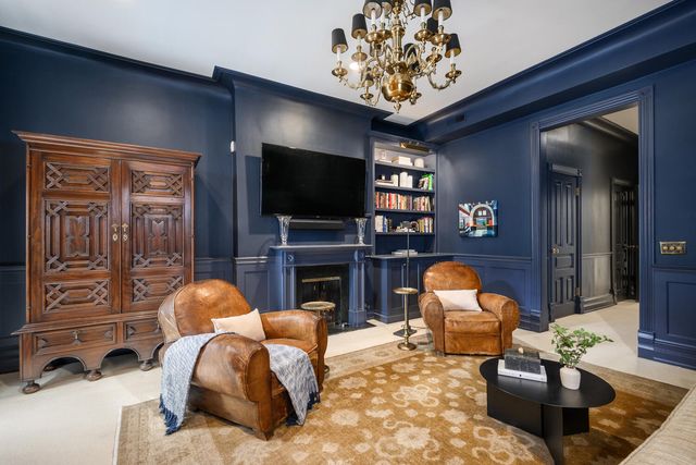 75 E ELM Street, Chicago, IL 60611