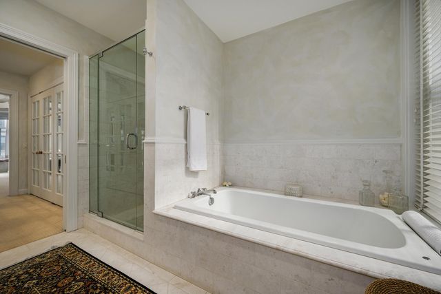75 E ELM Street, Chicago, IL 60611