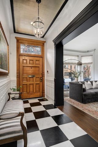 75 E ELM Street, Chicago, IL 60611