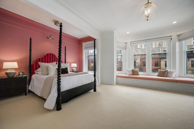 75 E ELM Street, Chicago, IL 60611