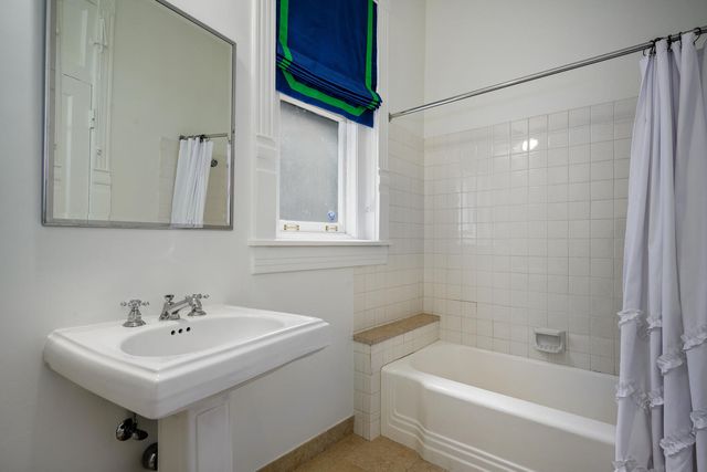 75 E ELM Street, Chicago, IL 60611