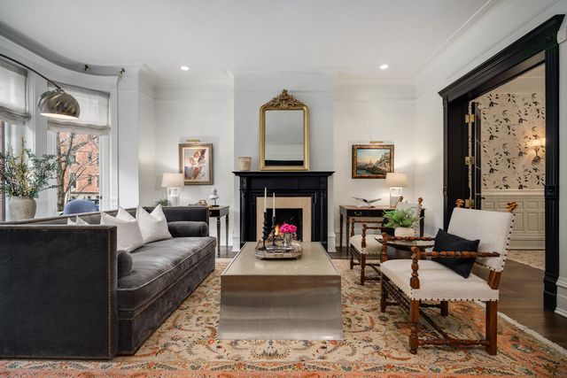 75 E ELM Street, Chicago, IL 60611
