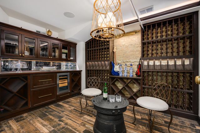75 E ELM Street, Chicago, IL 60611