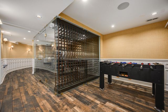 75 E ELM Street, Chicago, IL 60611