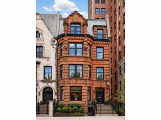 75 E ELM Street, Chicago, IL 60611