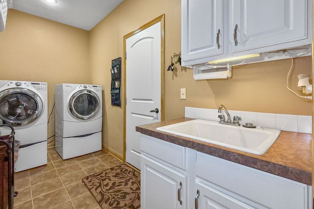 12608 Prairie Drive, Urbandale, IA 50323