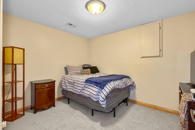 12608 Prairie Drive, Urbandale, IA 50323