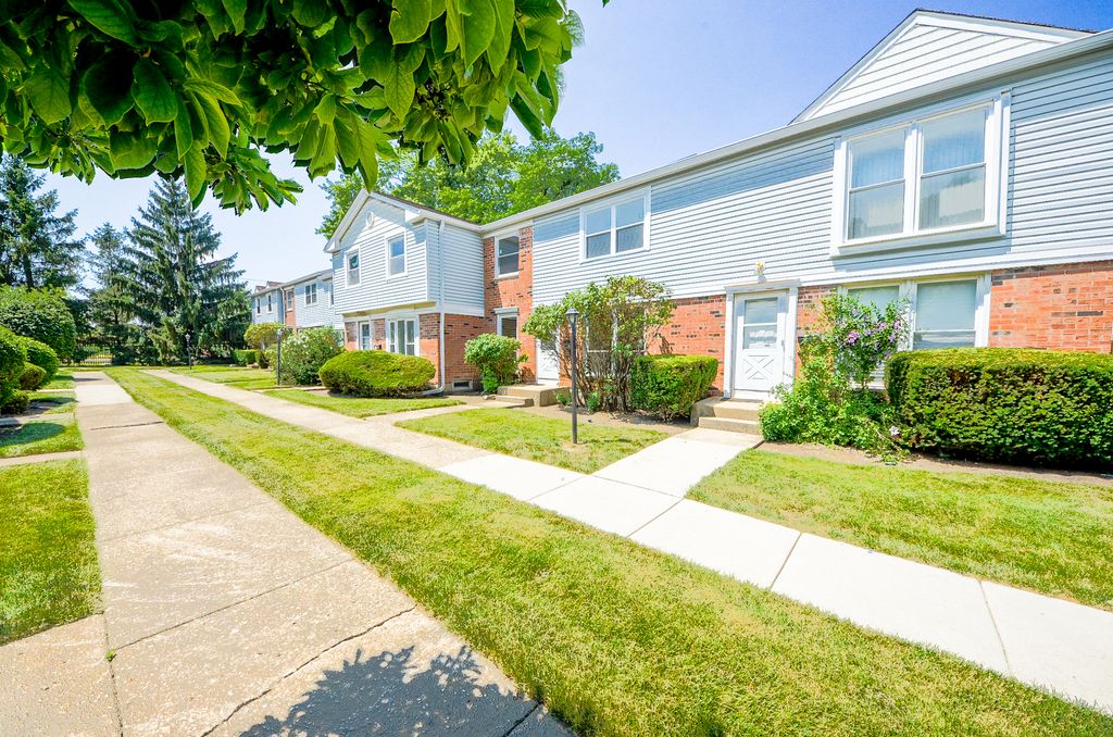 4092 Quincy Court, Streamwood, IL 60107