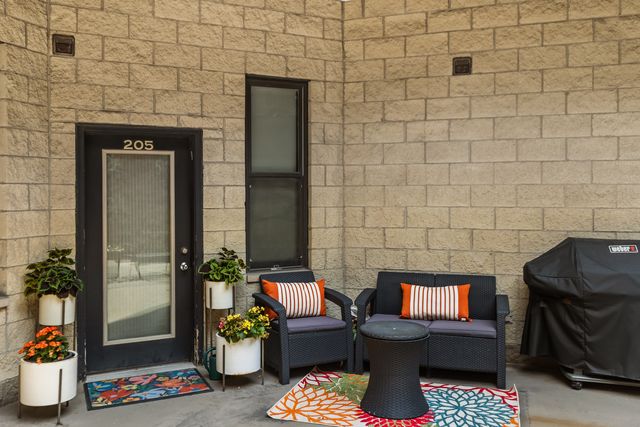 4751 N Artesian Avenue 205, Chicago, IL 60625