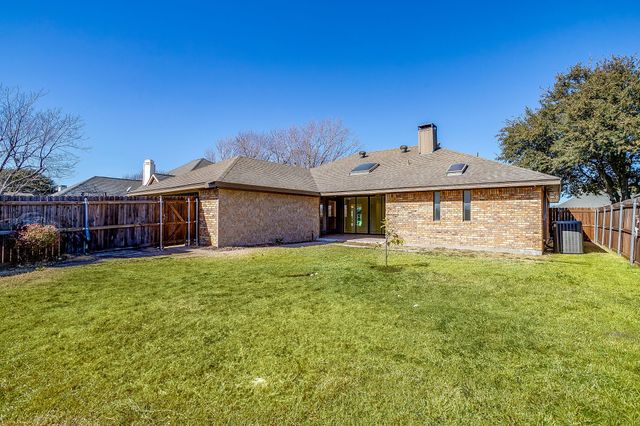 814 Nafus Street, Cedar Hill, TX 75104