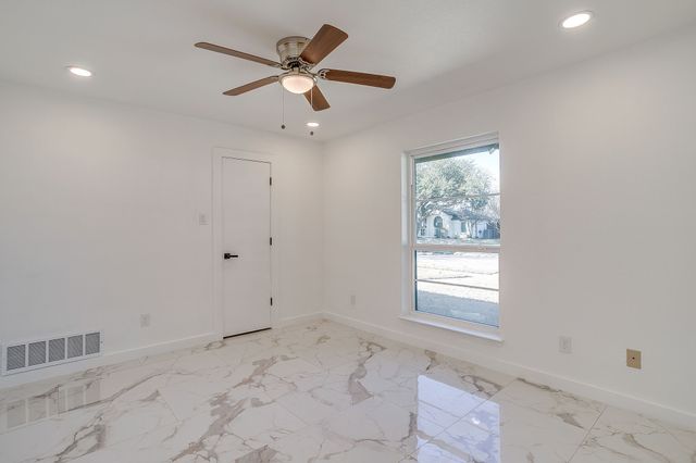 814 Nafus Street, Cedar Hill, TX 75104