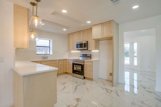 814 Nafus Street, Cedar Hill, TX 75104