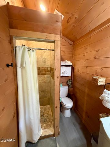 2211 Lake View Lane, Sevierville, TN 37876