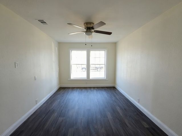 315 W Dexter Street, Sherman, TX 75092