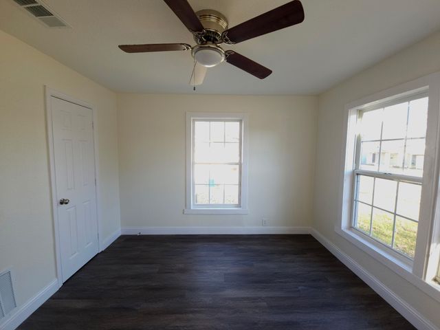 315 W Dexter Street, Sherman, TX 75092