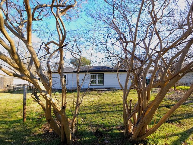 315 W Dexter Street, Sherman, TX 75092