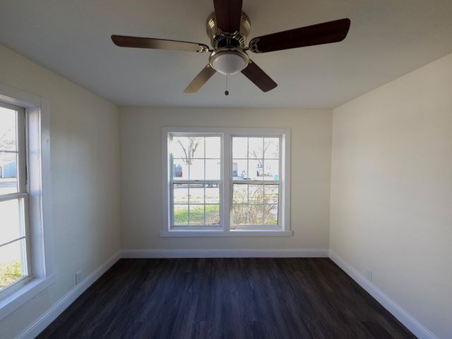 315 W Dexter Street, Sherman, TX 75092