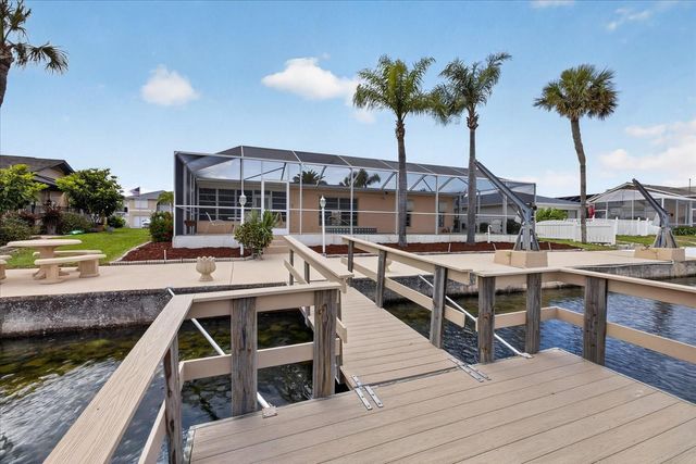 5110 PORPOISE PLACE, New Port Richey, FL 34652