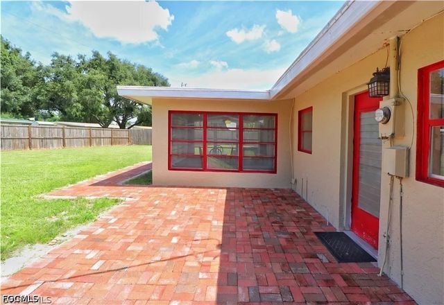 150 Brooks RD, North Fort Myers, FL 33917