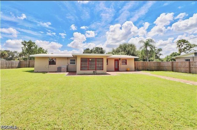 150 Brooks RD, North Fort Myers, FL 33917