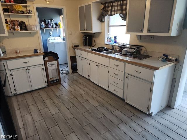 150 Brooks RD, North Fort Myers, FL 33917