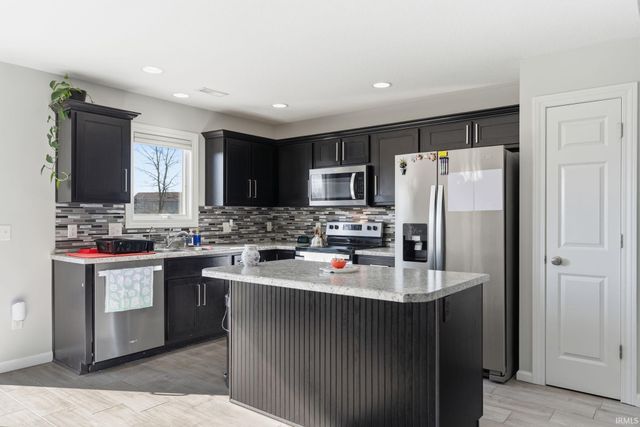 13658 Silk Tree Trail, Fort Wayne, IN 46814