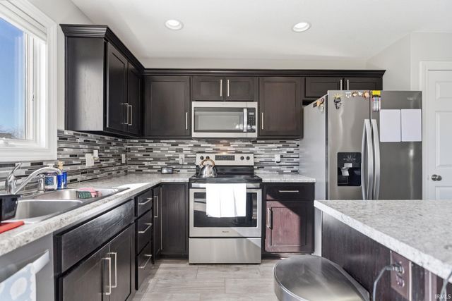 13658 Silk Tree Trail, Fort Wayne, IN 46814