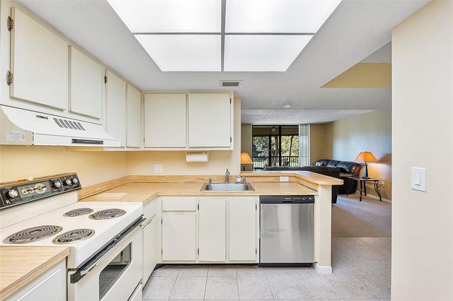 5530 NW 44th Street 216 C, Lauderhill, FL 33319