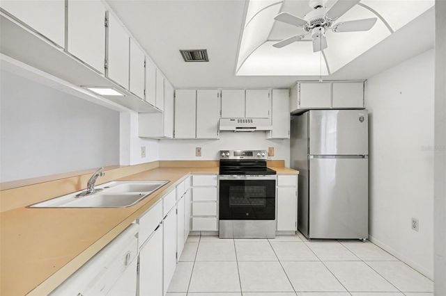 2650 COUNTRYSIDE BOULEVARD E 204, Clearwater, FL 33761