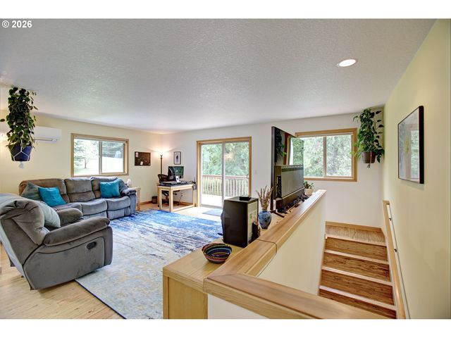60300 Rays Way, St Helens, OR 97051